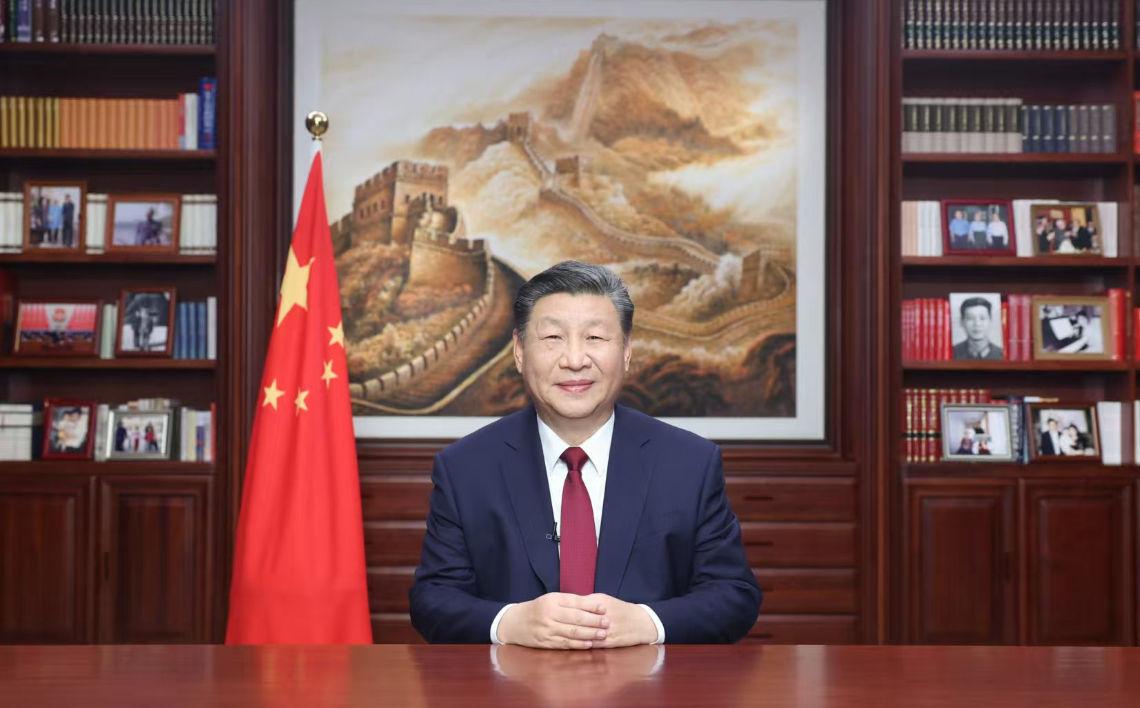 2023年12月31日，新年前夕，國家主席習(xí)近平通過中央廣播電視總臺和互聯(lián)網(wǎng)，發(fā)表二〇二四年新年賀詞。圖片來源：新華社